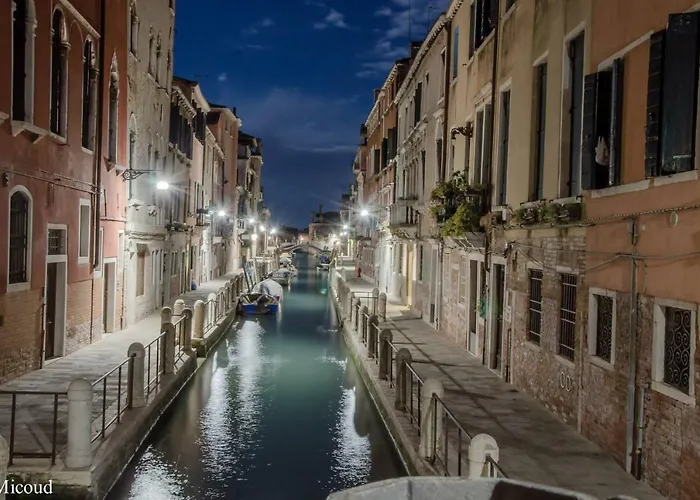 Luxury Venetian Venedik