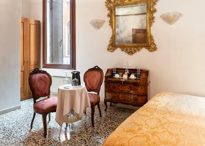 Luxury Venetian ヴェネツィア