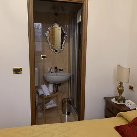 Luxury Venetian 招待所 4*