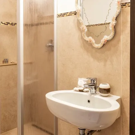 Guest house Luxury Venetian 2*