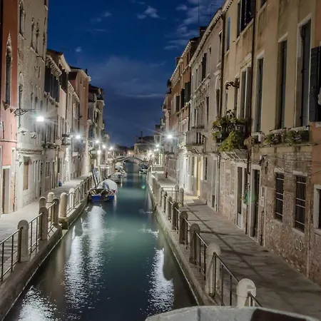 Luxury Venetian Venedik