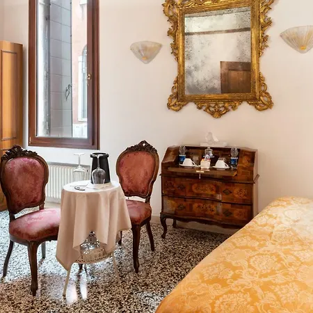 Luxury Venetian Venedik